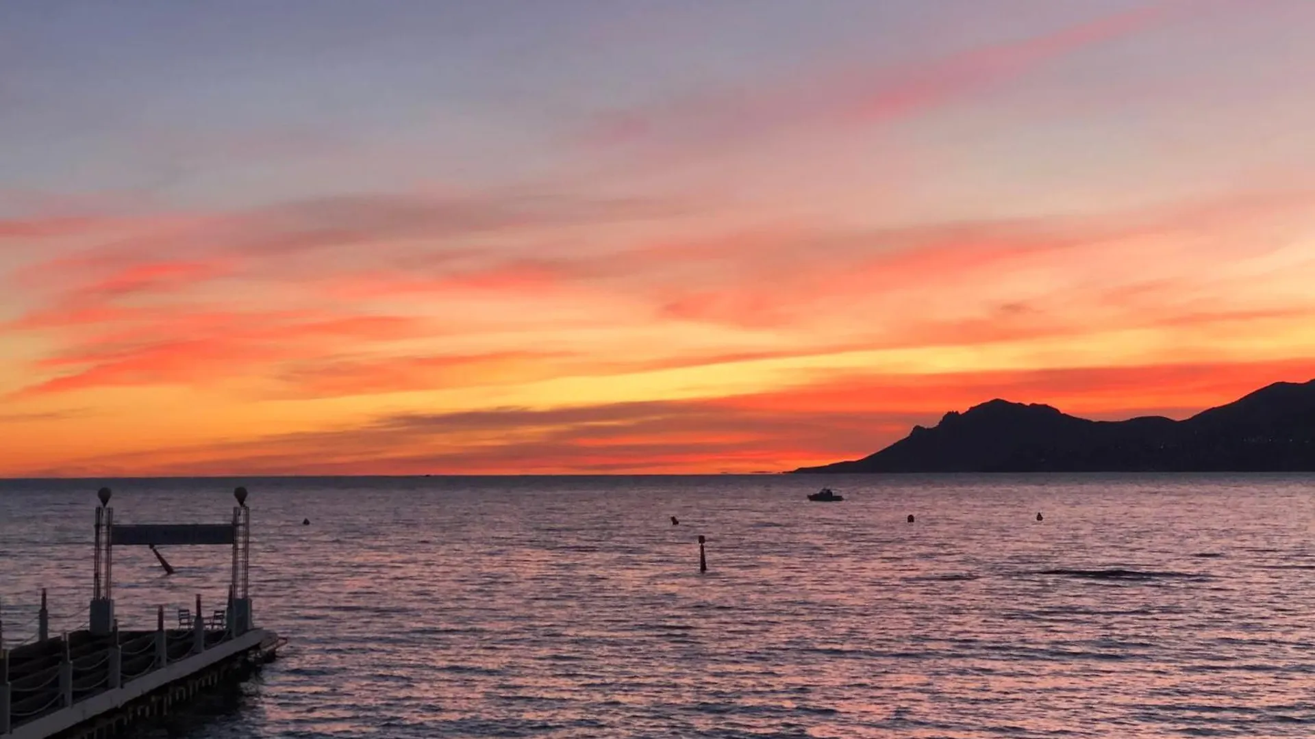 Cannes Suquet Stunning Sea View Bright Apartment Prime Quiet Location France