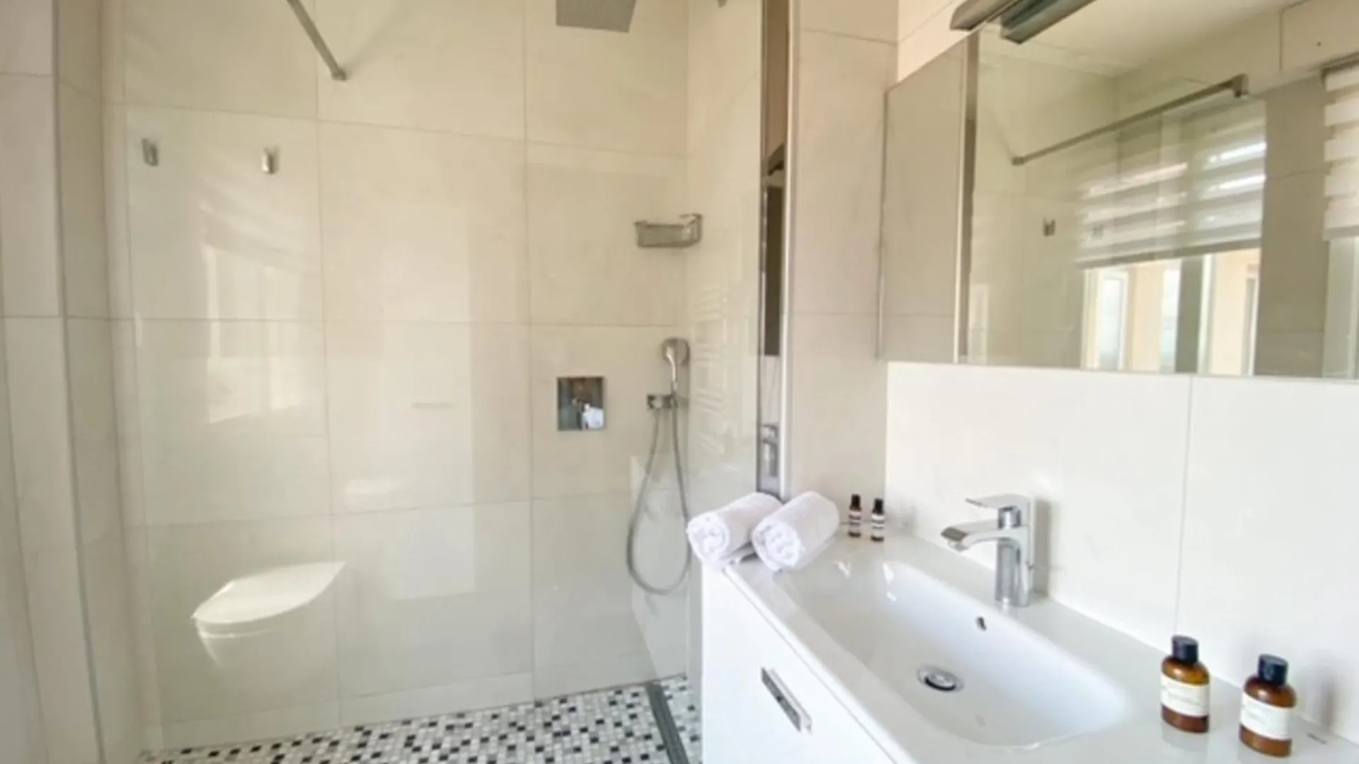 Cannes Suquet Stunning Sea View Bright Apartment Prime Quiet Location France